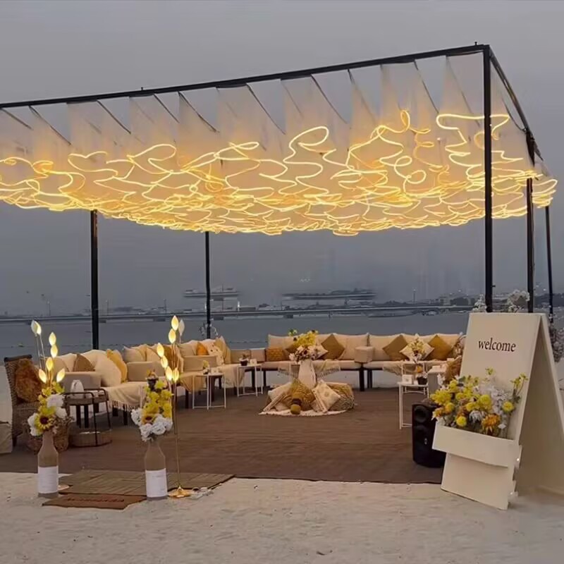 Outdoor Lighting Wedding Decor - Hochzeits-Deckendekoration Outdoor LED Leuchtende Wellen-Gaze-Vorhänge mit